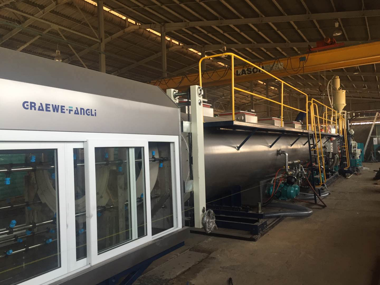 Bearta chun sruth éagobhsaí an phríomh-mheaisín easbhrúiteoir plaisteach a réiteach