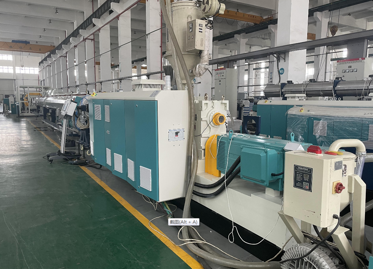 Bearta chun sruth éagobhsaí an phríomh-mheaisín easbhrúiteoir plaisteach a réiteach